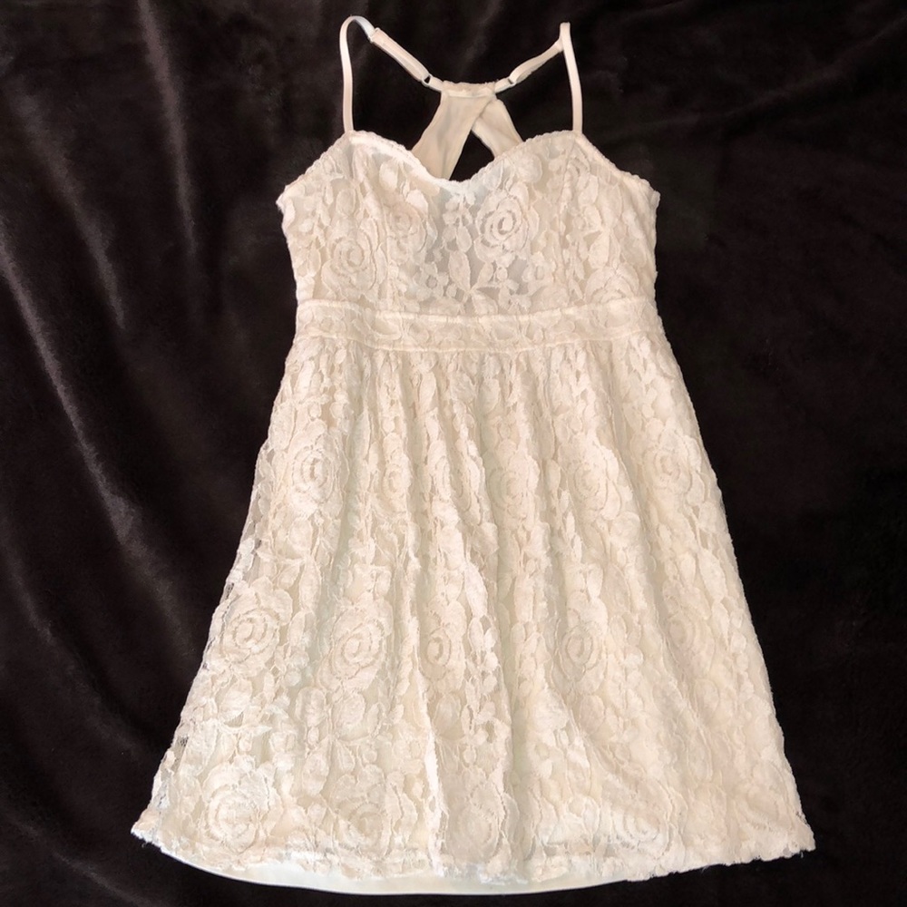 Hem & Thread White lace summer dress